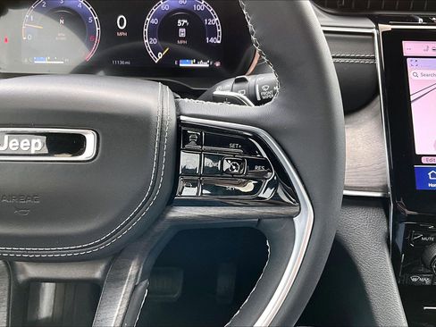 Used 2024 Jeep Grand Cherokee L Overland w/ Luxury Tech Group IV image 12