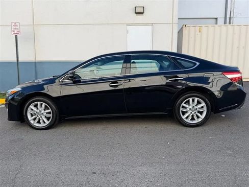 Used 2013 Toyota Avalon XLE Premium FWD image 7