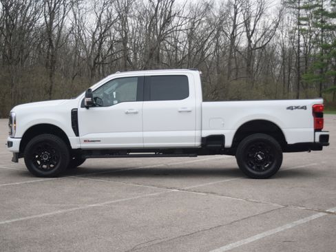 Used 2025 Ford F250 Lariat w/ Black Appearance Package image 22