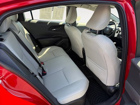 Used 2026 Toyota Prius XLE FWD image 18