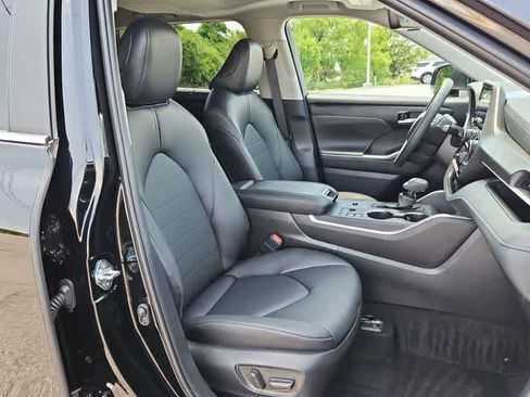 Certified 2026 Toyota Highlander XLE AWD/4WD image 19