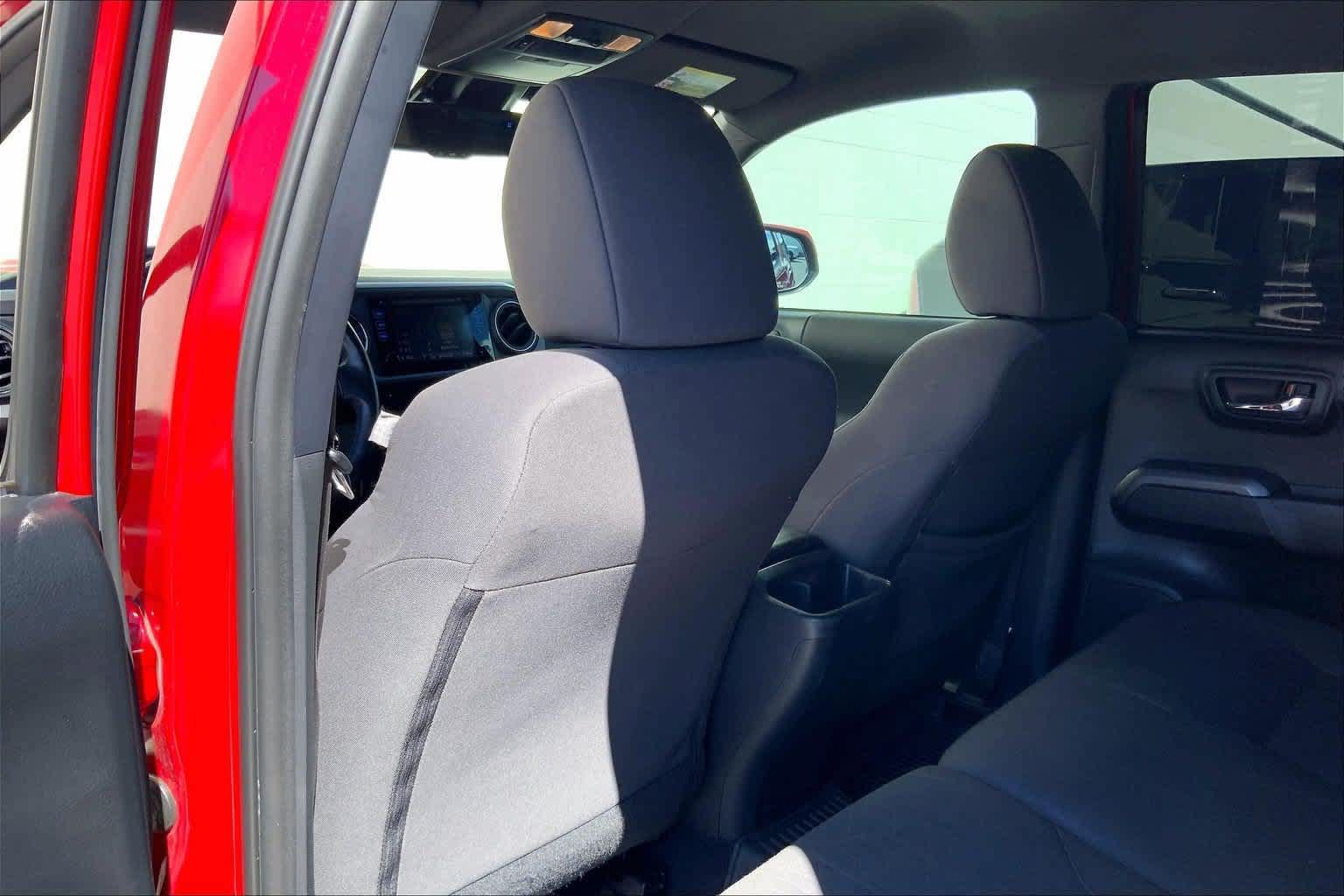 Used 2018 Toyota Tacoma TRD Sport RWD image 12