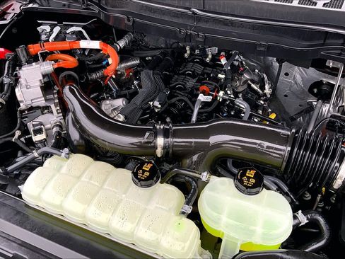 Used 2025 Ford F150 King Ranch w/ FX4 Off-Road Package image 32