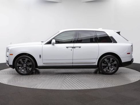 Used 2021 Rolls-Royce Cullinan AWD/4WD image 3
