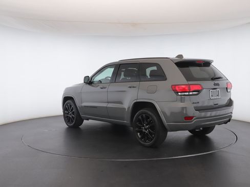 Used 2021 Jeep Grand Cherokee Laredo X image 25