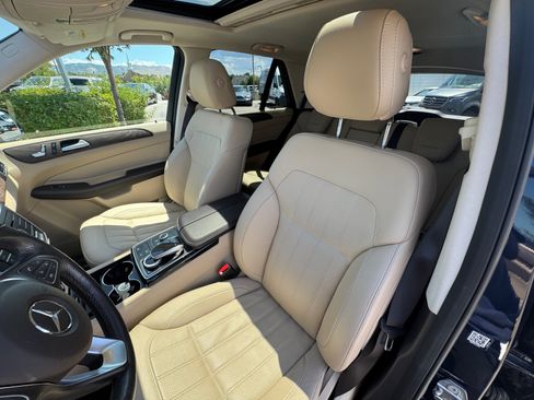 Used 2019 Mercedes-Benz GLE 400 4MATIC image 13