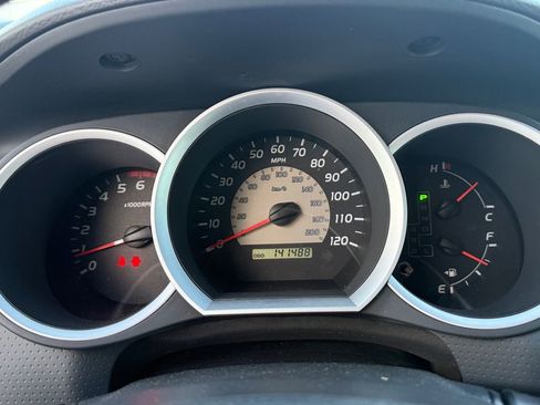 Used 2011 Toyota Tacoma 4x4 Double Cab w/ SR5 Pkg #2 image 14