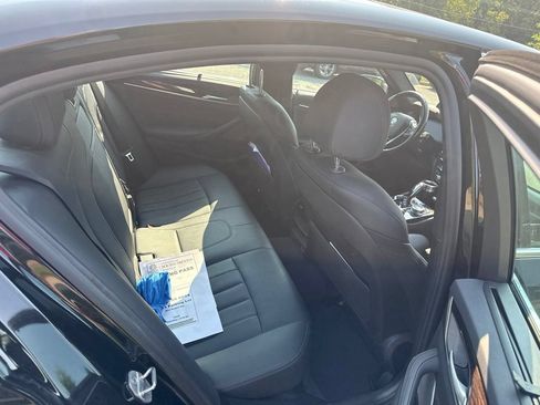 Used 2021 BMW 530i RWD image 11