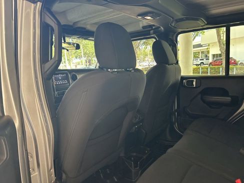Used 2018 Jeep Wrangler Unlimited Sport S AWD/4WD image 33