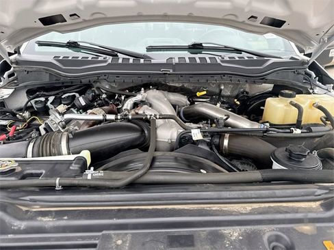 Certified 2022 Ford F250 Lariat w/ Tremor Off-Road Package image 22