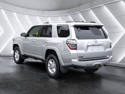 Used 2022 Toyota 4Runner SR5 image 4