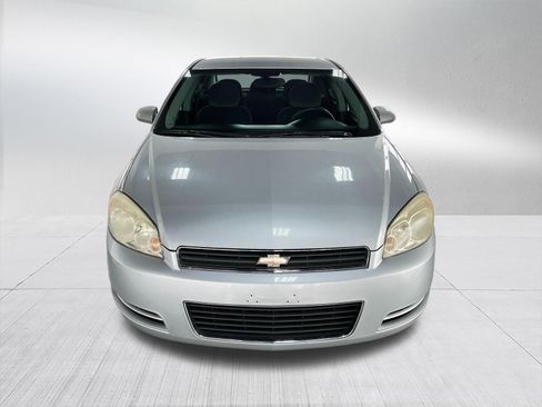 Used 2011 Chevrolet Impala LT FWD image 2