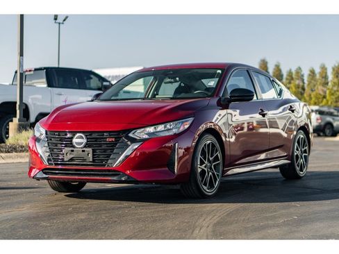 Used 2024 Nissan Sentra SR image 2