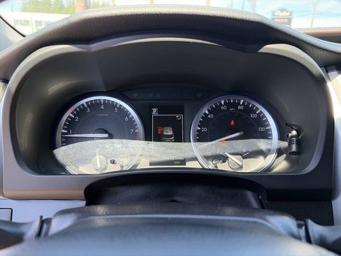 Used 2019 Toyota Highlander XLE AWD/4WD image 38