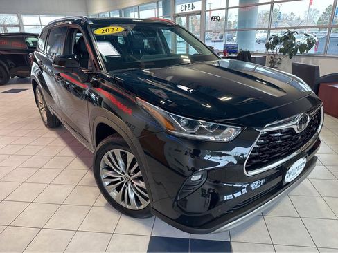 Used 2022 Toyota Highlander Platinum image 1