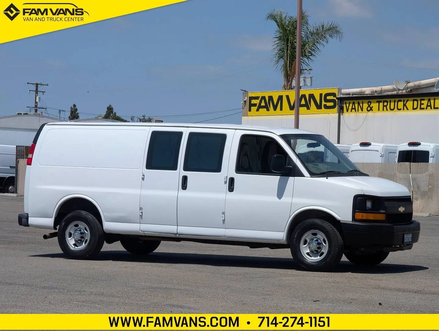 Used 2014 Chevrolet Express 2500 Extended RWD image 1