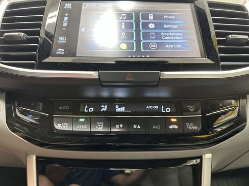 Used 2017 Honda Accord EX image 23