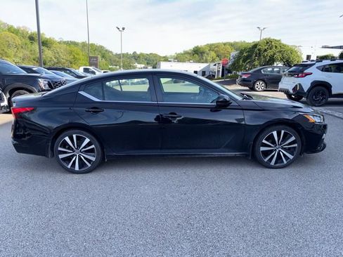 Used 2019 Nissan Altima 2.5 SR w/ SR Premium Package FWD image 6