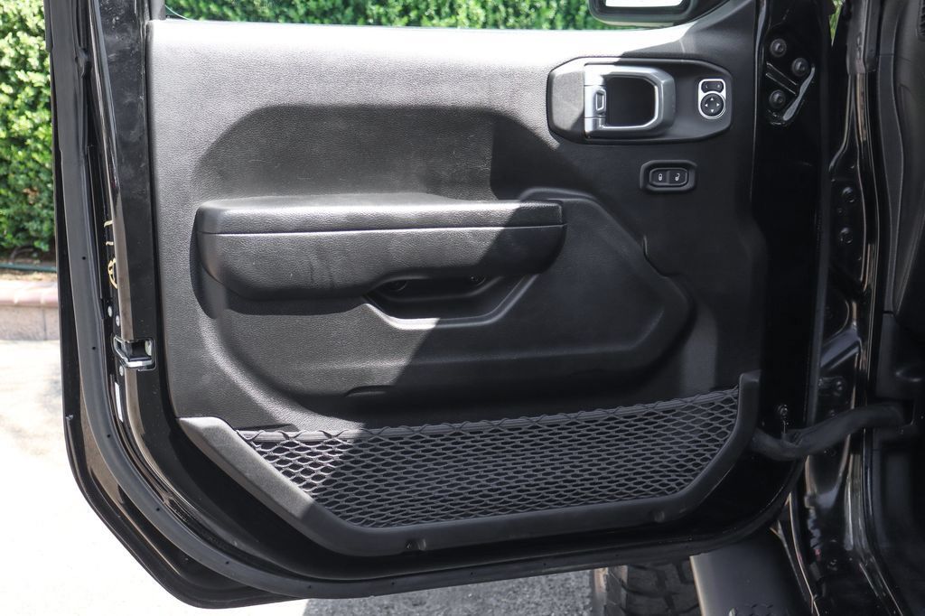 Used 2023 Jeep Wrangler Unlimited Sport AWD/4WD image 17