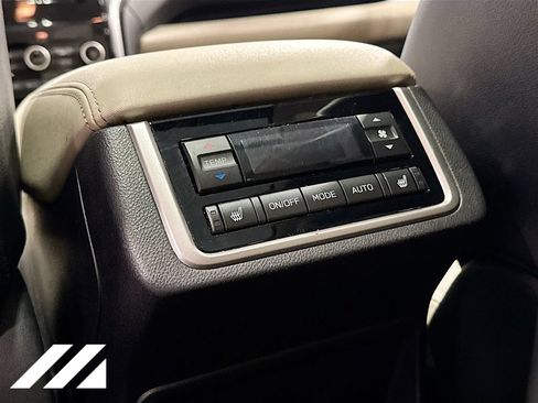 Used 2022 Subaru Ascent Limited w/ Technology Package AWD/4WD image 28