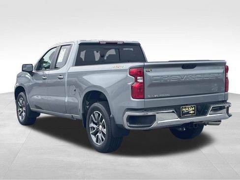 Used 2023 Chevrolet Silverado 1500 LT w/ Convenience Package II AWD/4WD image 5