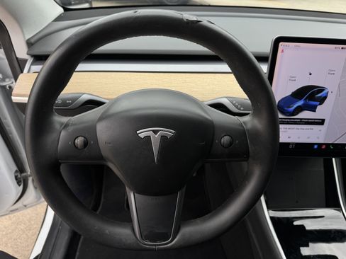 Used 2020 Tesla Model Y Long Range image 17