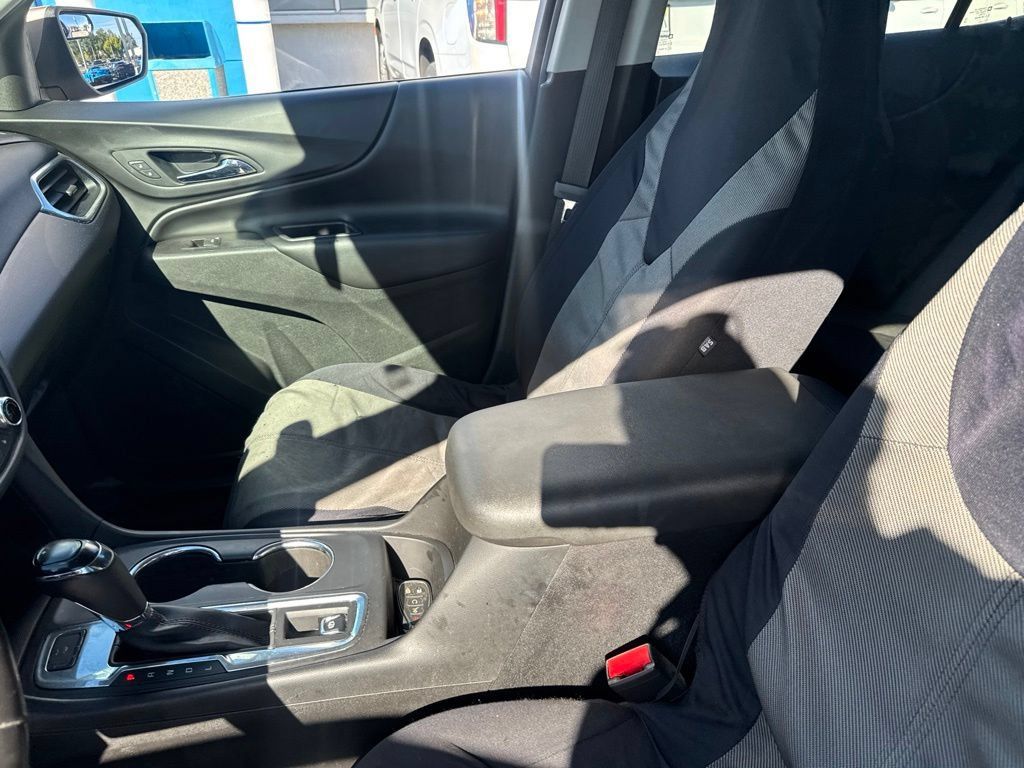 Used 2019 Chevrolet Equinox LT FWD image 12