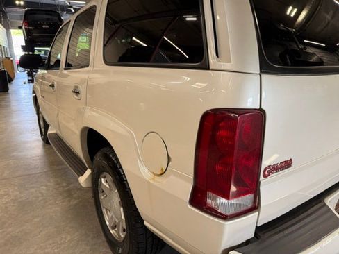 Used 2002 Cadillac Escalade AWD image 29