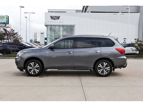 Used 2017 Nissan Pathfinder S image 3