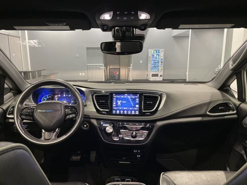 Used 2020 Chrysler Pacifica Limited w/ Advanced Safetytec Group image 34