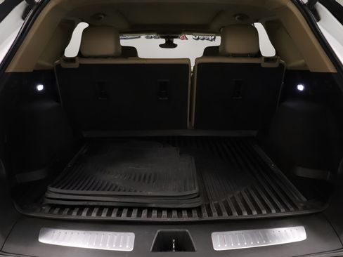 Used 2020 Cadillac XT5 Premium Luxury w/ Platinum Package FWD image 16