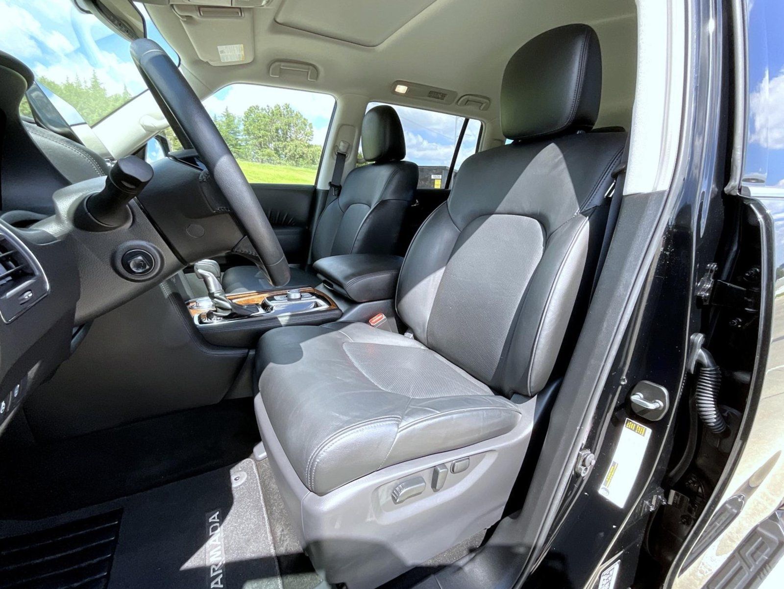 Used 2023 Nissan Armada SL w/ Cargo Package AWD/4WD image 10