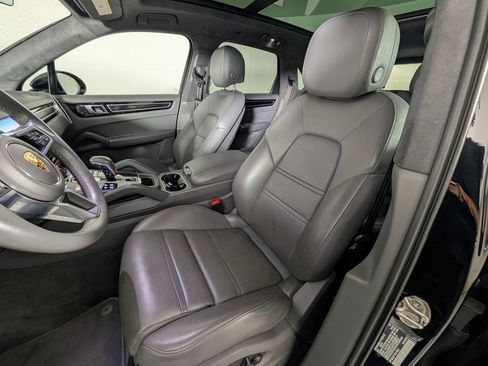 Used 2023 Porsche Cayenne GTS AWD/4WD image 5