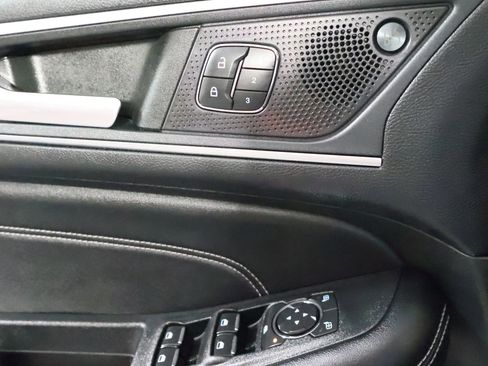 Used 2022 Ford Edge Titanium image 43