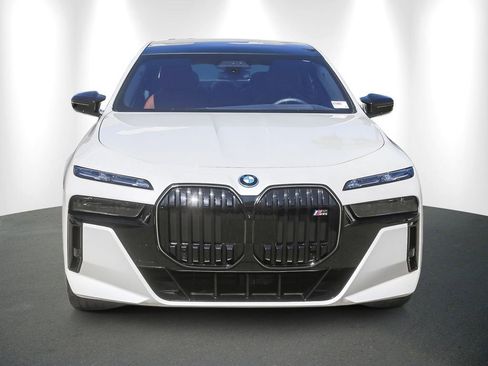 Used 2025 BMW i7 M70 w/ Executive Package AWD/4WD image 2