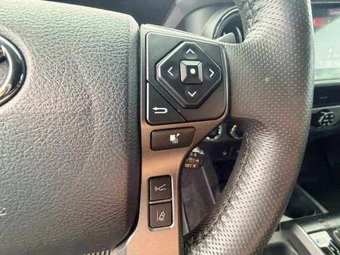 Used 2019 Toyota Tacoma TRD Sport w/ Technology Package AWD/4WD image 13