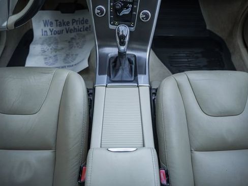 Used 2015 Volvo XC60 T6 w/ Proximity Package image 31