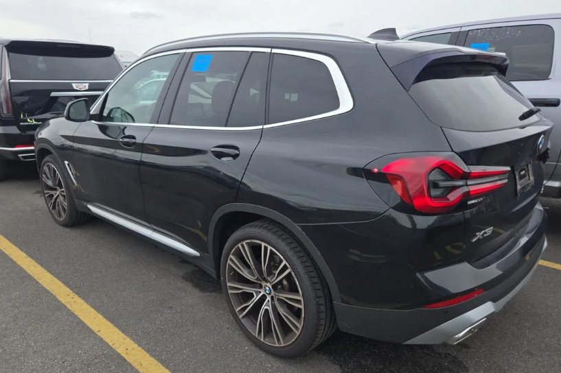 Used 2022 BMW X3 xDrive30i w/ Premium Package 2 AWD/4WD image 2