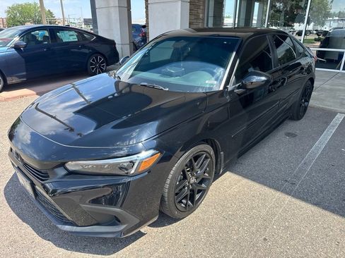 Used 2023 Honda Civic Sport image 2