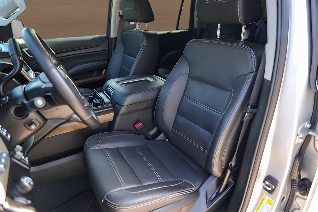Used 2020 GMC Yukon Denali w/ Denali Ultimate Package RWD image 7
