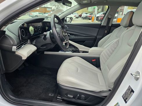 Certified 2024 Hyundai Elantra Limited image 27