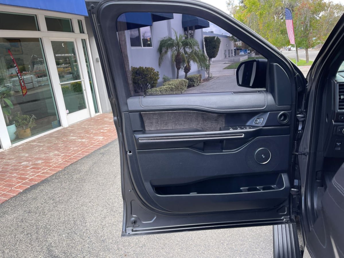 Used 2021 Ford Expedition Max Limited RWD image 21