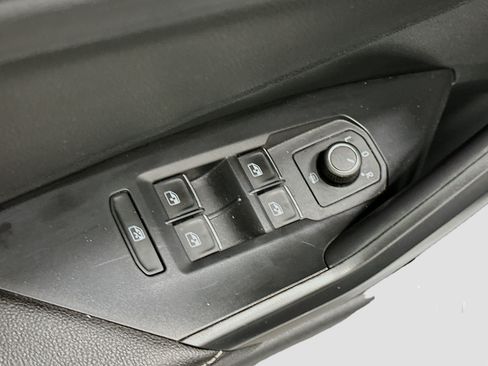 Used 2024 Volkswagen Jetta SE FWD image 15