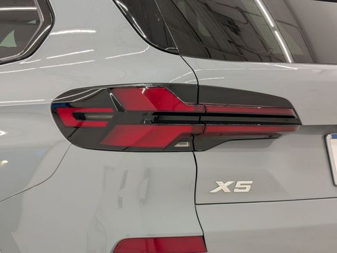 New 2026 BMW X5 xDrive40i w/ M Sport Package AWD/4WD image 13