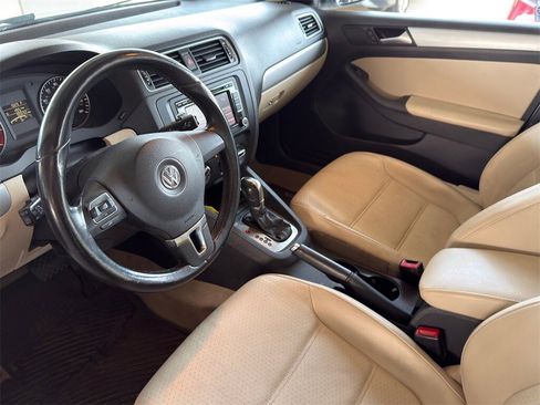 Used 2014 Volkswagen Jetta SE image 10