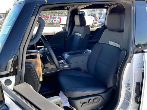 Used 2025 GMC Hummer EV 2X w/ LPO, Dark Essentials Package image 7