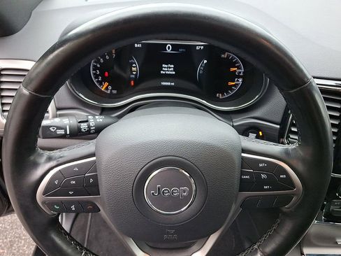 Used 2020 Jeep Grand Cherokee Altitude AWD/4WD image 21