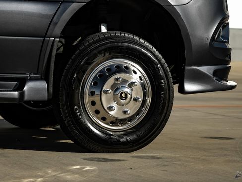 Used 2023 Mercedes-Benz Sprinter 3500 image 89