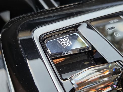 Certified 2023 BMW 760i xDrive AWD/4WD image 28