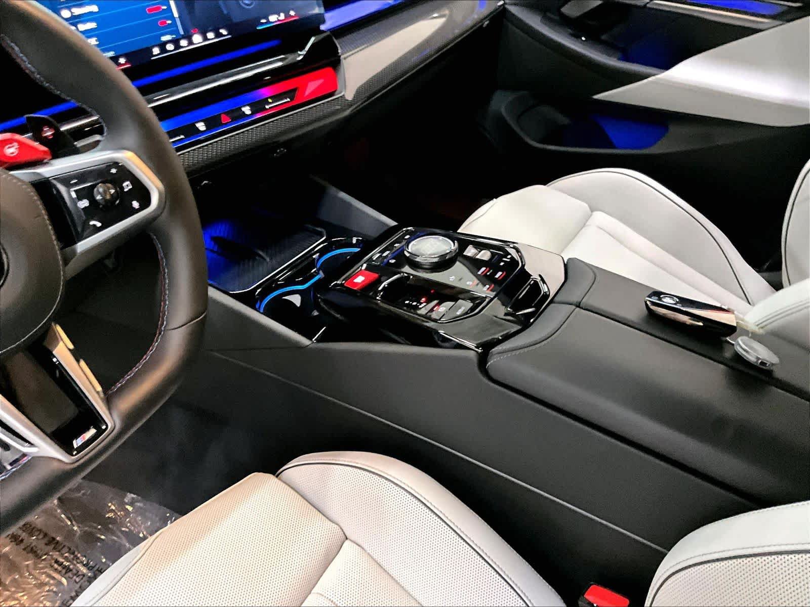 Used 2025 BMW M5 w/ Carbon Package AWD/4WD image 21
